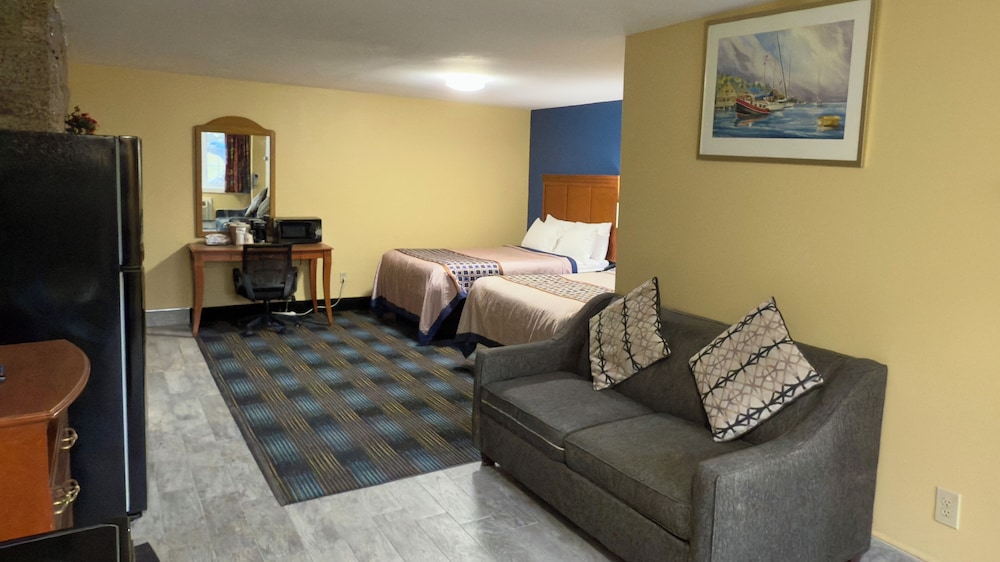 Two Queen With Sofa Bed & Fire Place with Mountain View photo 2