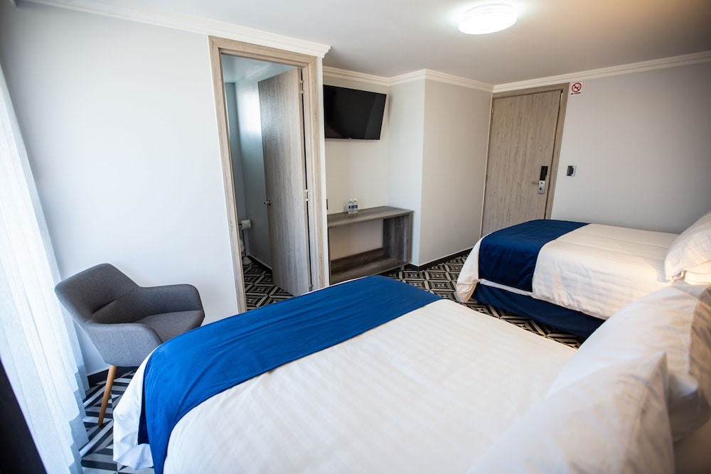 Family Double Room, 2 Double Beds (Premium) photo 2