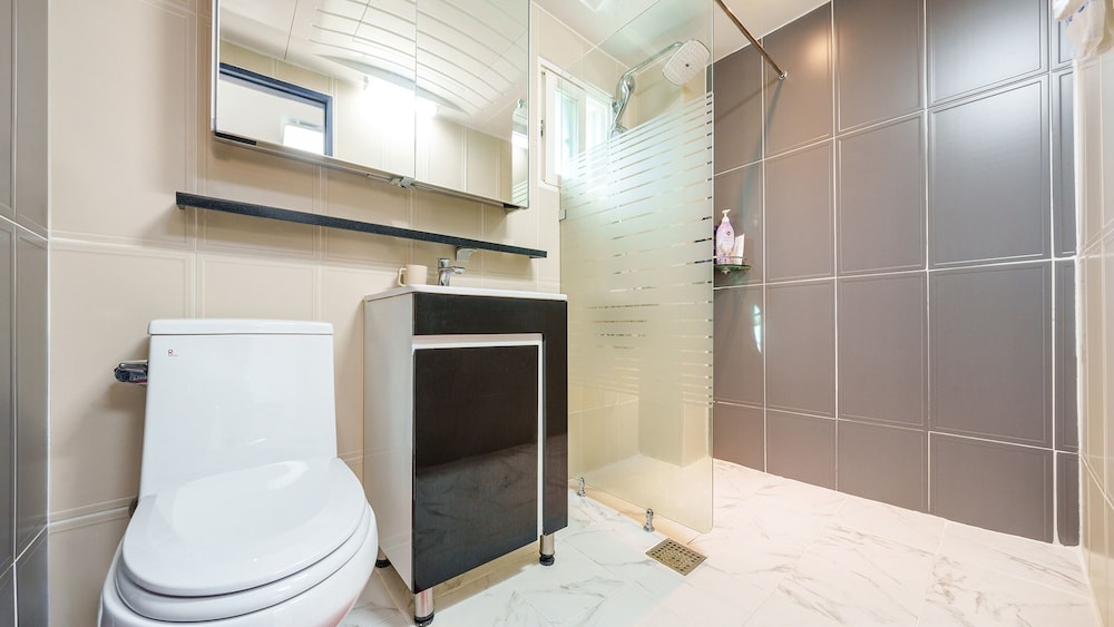 Basic Room, 1 Bedroom (Room 301) - Photo 8