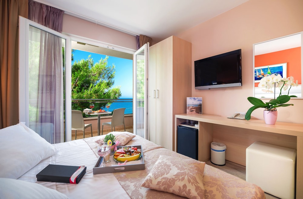 Double or Twin Room, Balcony, Sea View