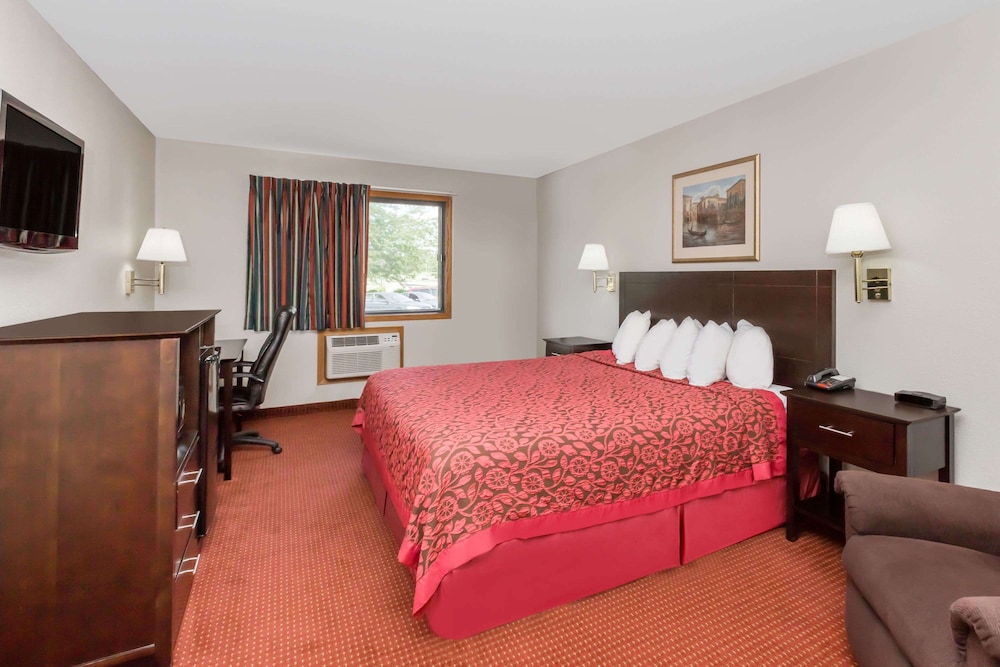 Suite, 1 Queen Bed - Photo 1