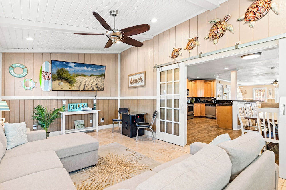 Townhome, Multiple Beds, Patio, Garden View (5808 Beach Drive A)