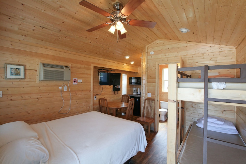 Cabin, Kitchenette (No Pets, Linens Included)