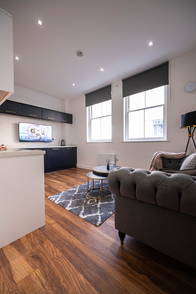 Executive Apartment, Ensuite, City View (Apt 3) - Photo 18
