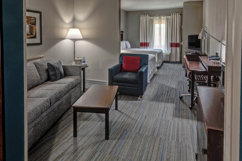 Suite, Multiple Beds - Photo 5