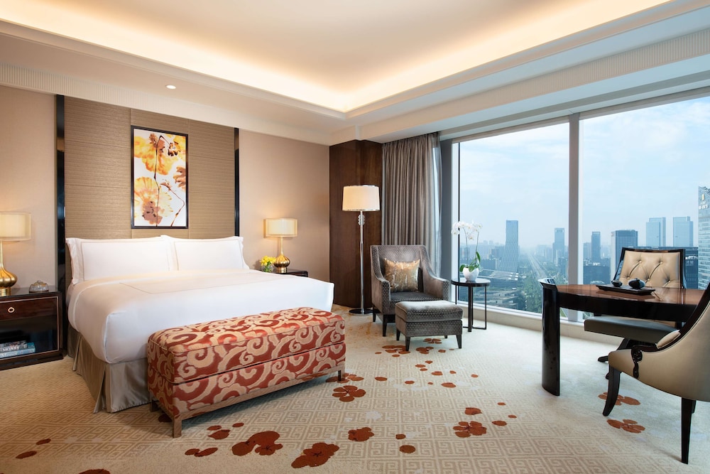 Fairmont Gold, Suite, 1 Double Bed
