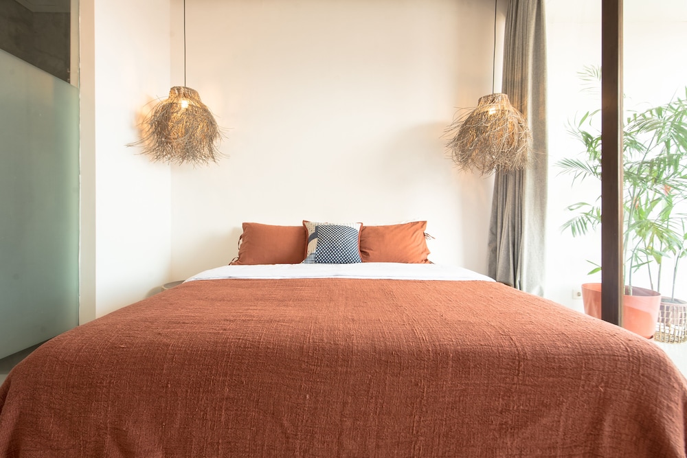 Suite, 2 Bedrooms - Photo 27