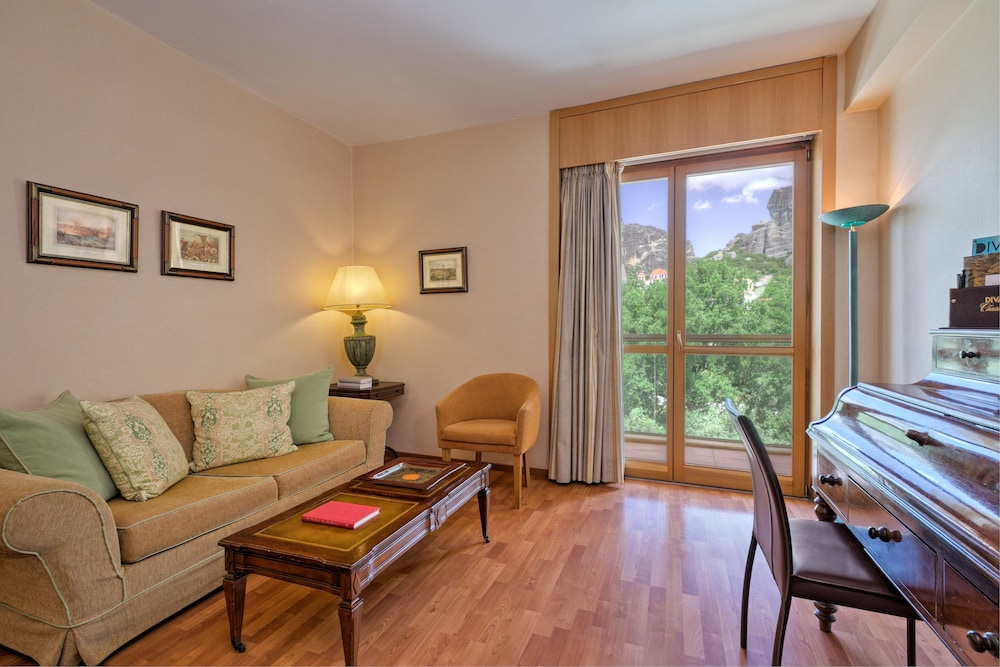 Superior Suite - Photo 3