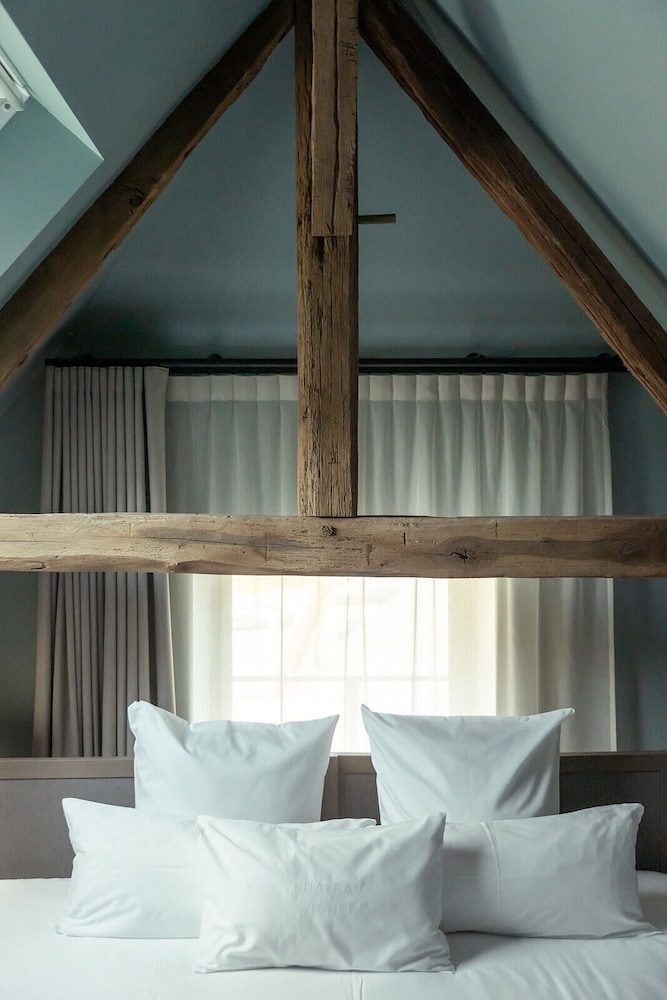 Suite, 1 King Bed photo 2