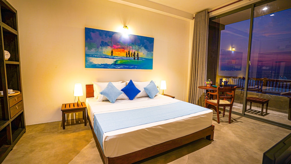 Luxury Studio Suite, 1 King Bed, Ocean View, Oceanfront photo 1