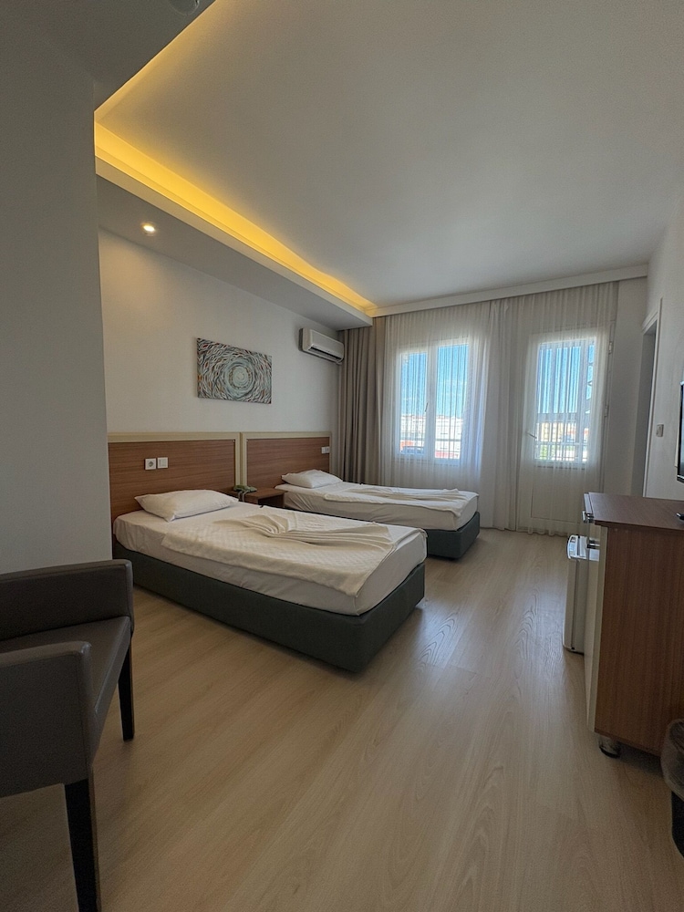 Standard Double Room photo 2