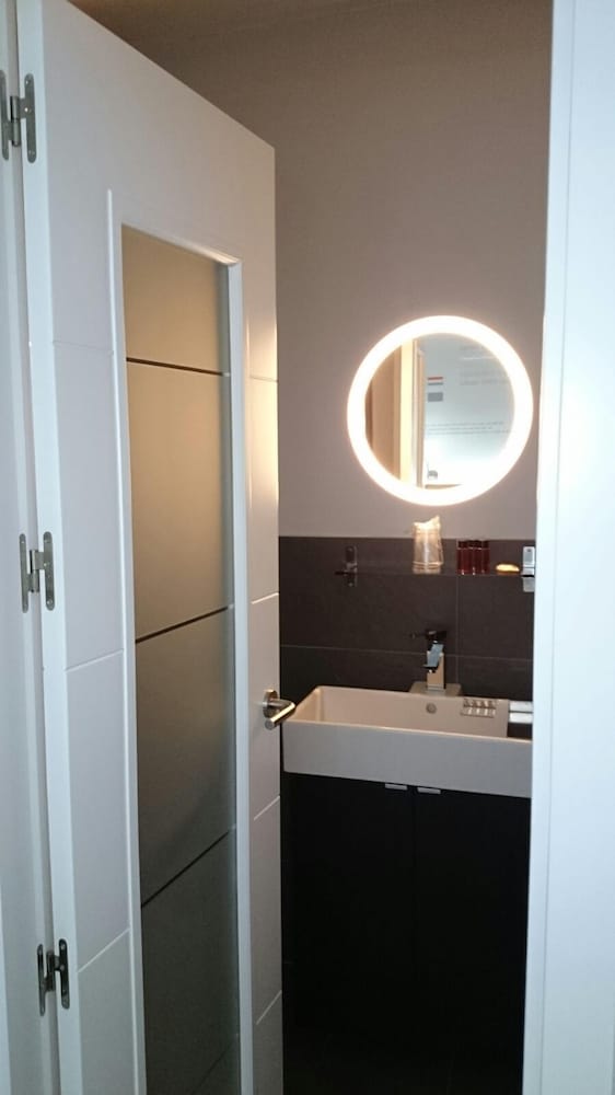 Standard Double Room, 1 Double Bed, Non Smoking, Private Bathroom photo 3
