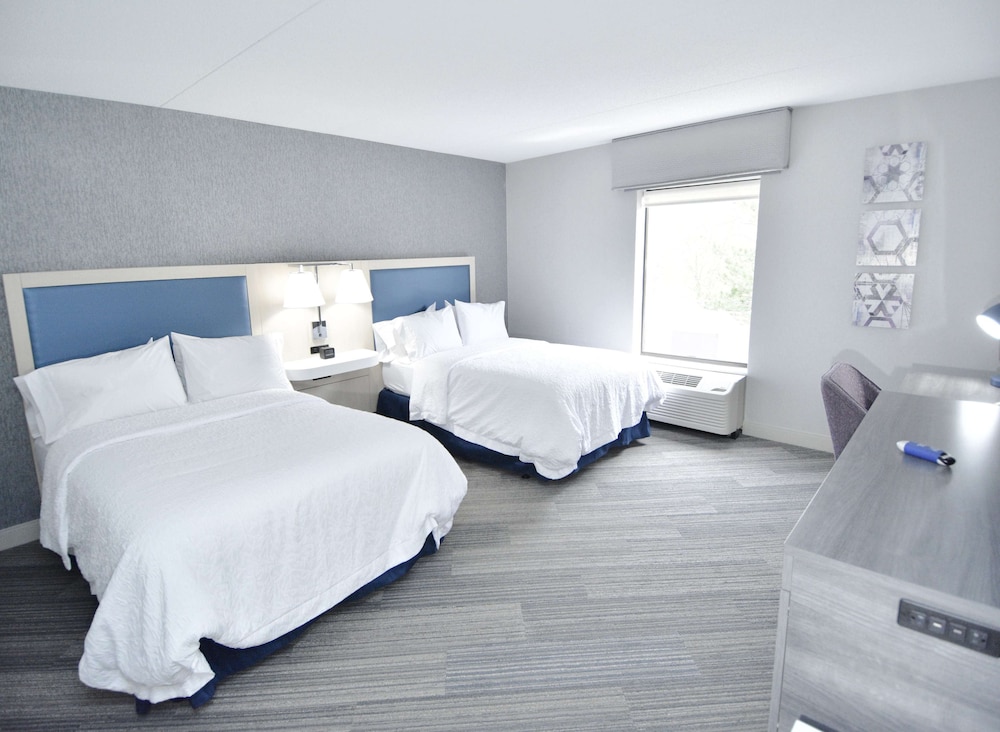 Room, 2 Double Beds, Accessible, Bathtub photo 2