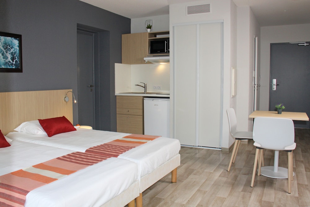 Studio, 1 Double or 2 Twin Beds, Accessible photo 1