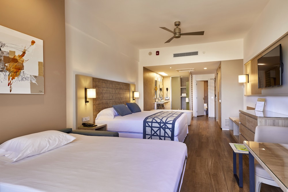 Junior Suite, Partial Ocean View (m)