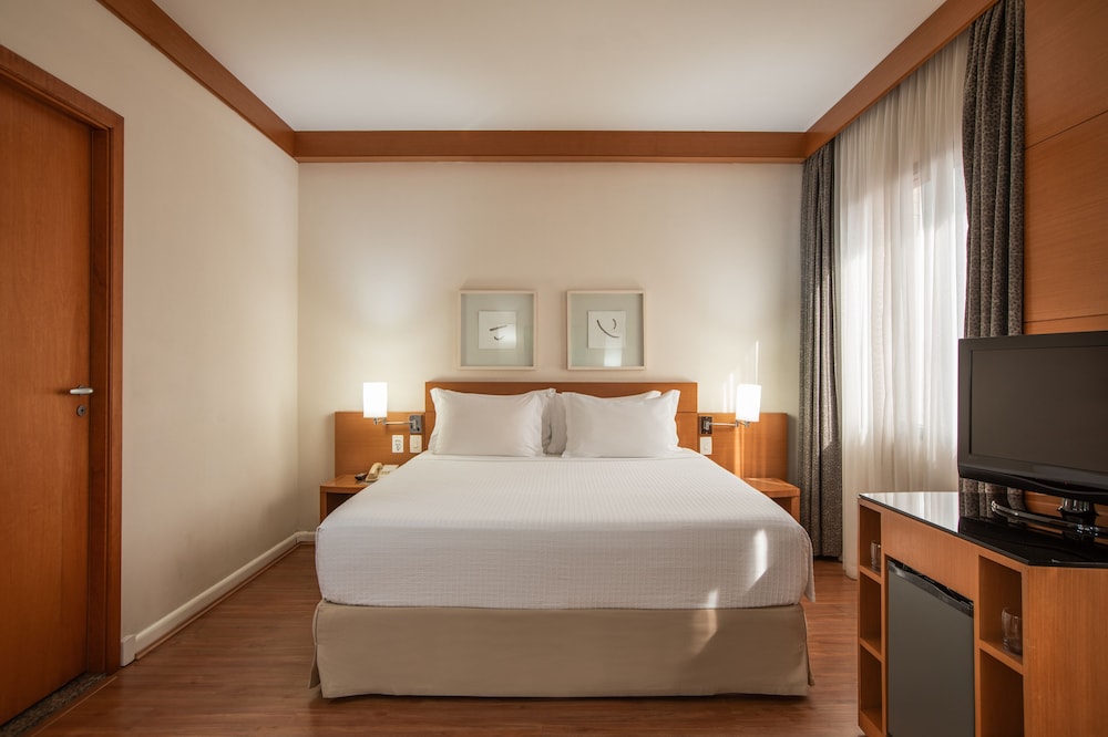 Standard Room, 1 Queen Bed - Photo 3