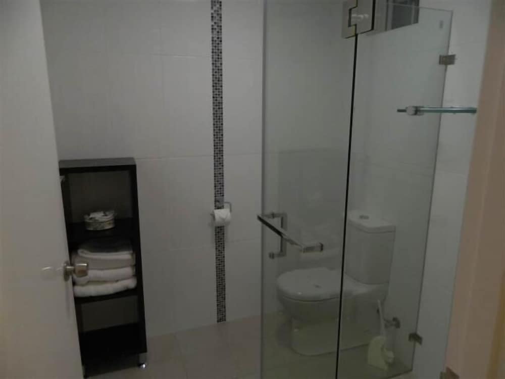Corporate Queen Room - Photo 14