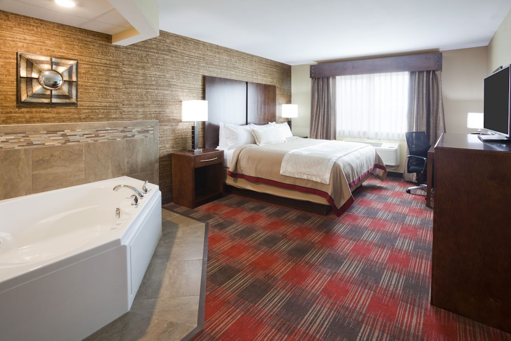 Gateway Park Hotel and Suites