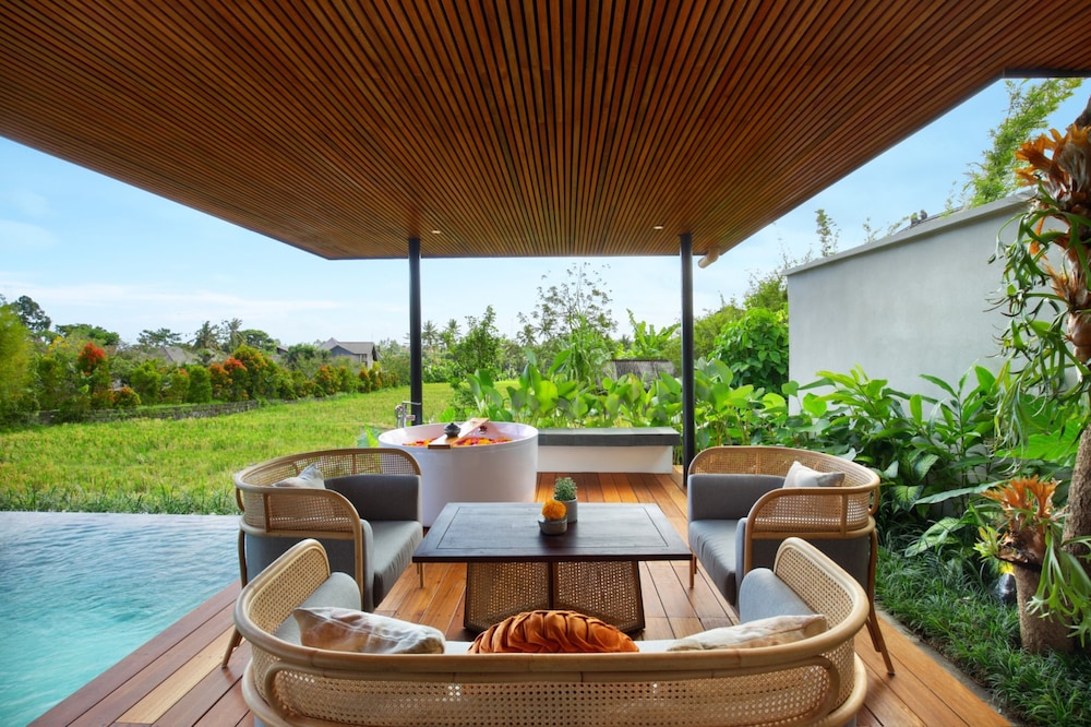 Grand 2 Bedroom Private Pool Villa with Ricefield View - Photo 18