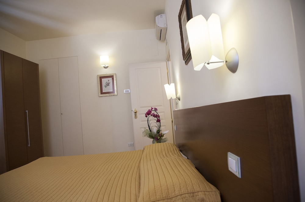 Classic Double Room photo 3