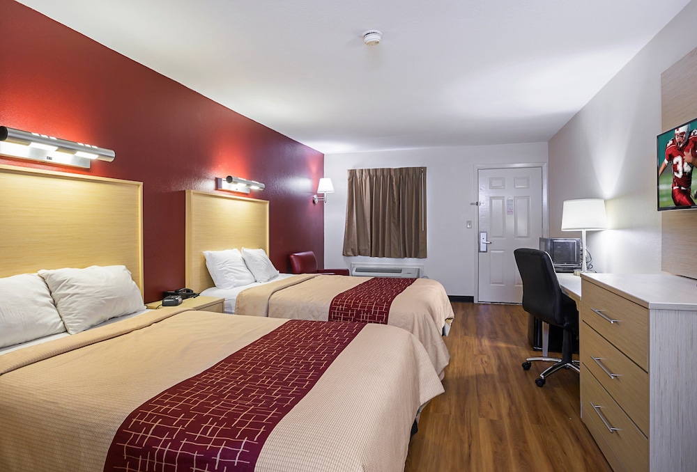 Standard Room, 2 Double Beds, Smoking - Photo 2