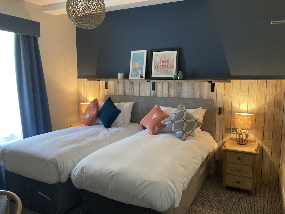Standard Double or Twin Room photo 1