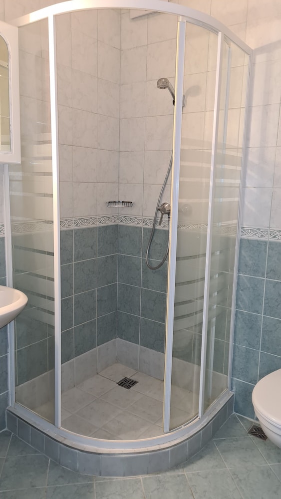 Standard Double Room - Photo 4