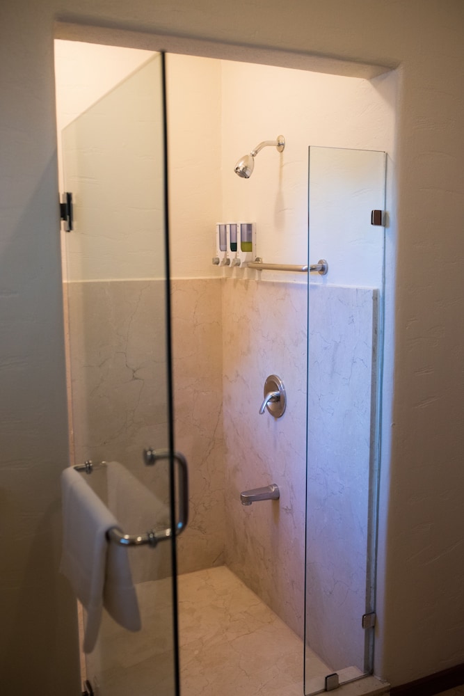 Deluxe Room, 1 King Bed, Balcony, Sea Facing - Photo 15