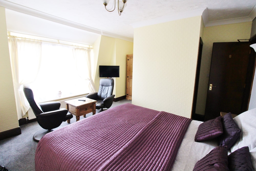 Superior Double Room, 1 King Bed (Second Floor) photo 3