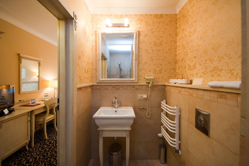 Standard Double or Twin Room (building A, no AC) photo 2