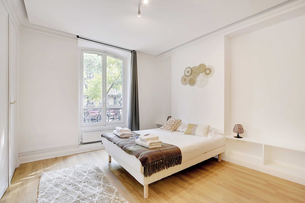 Apartment photo 2