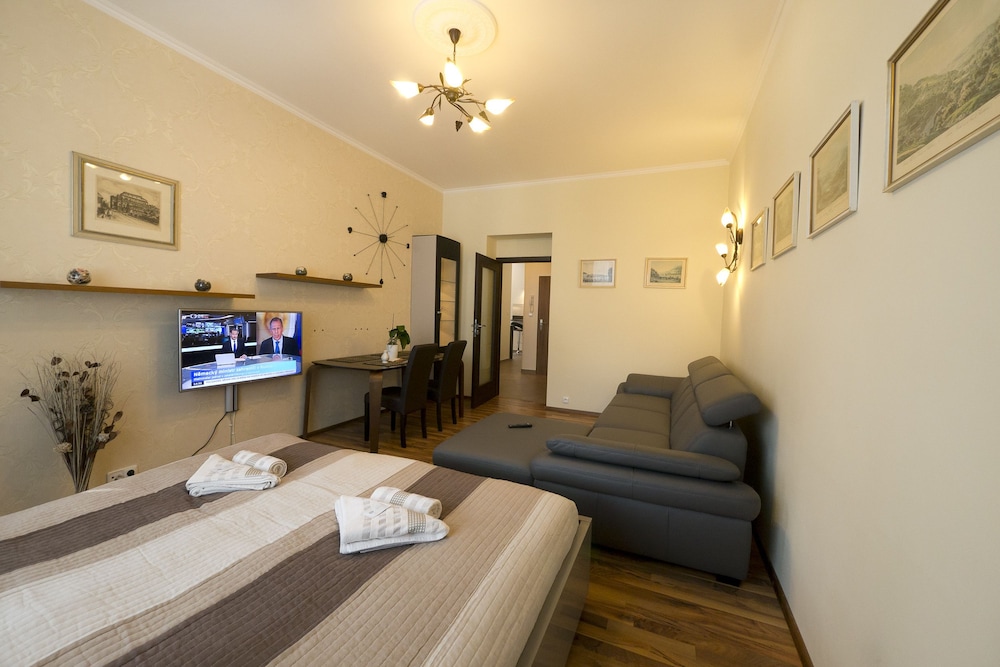 Royal Apartment, 2 Bedrooms photo 3