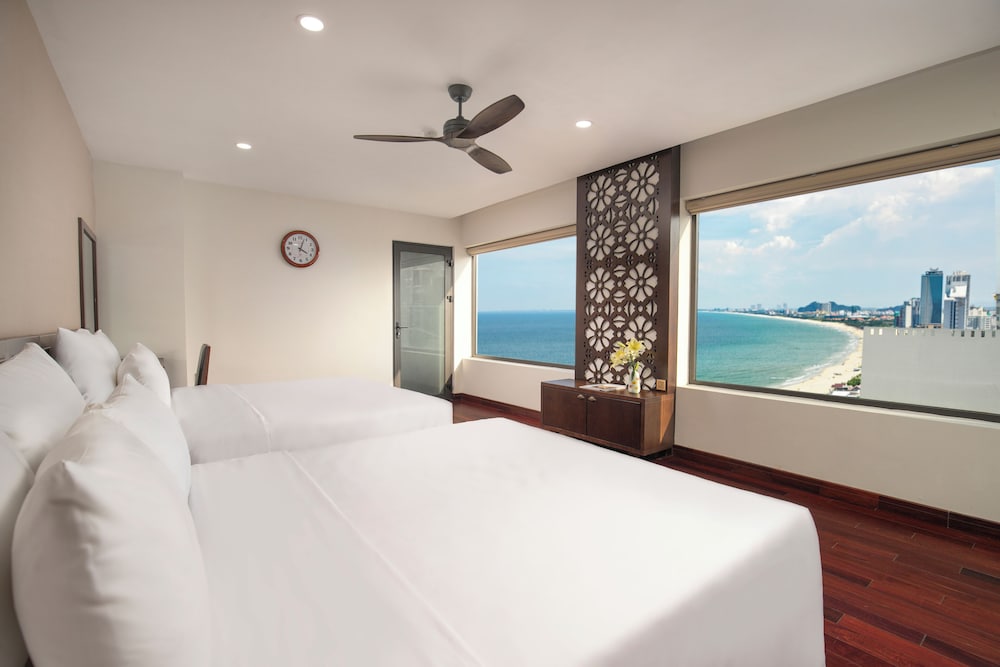 Presidential Studio Suite, Ocean View photo 1