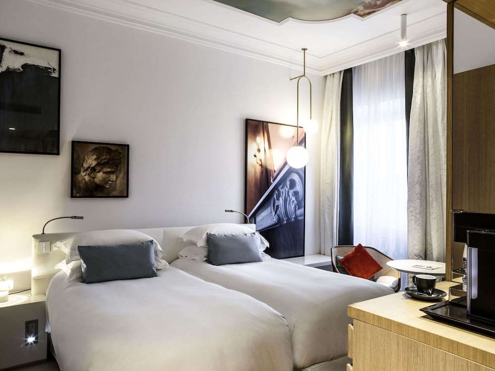 Deluxe Suite, 2 Double Beds, Connecting Rooms thumbnail 6