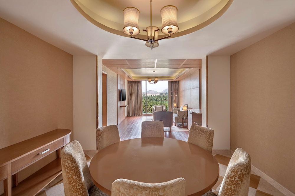Executive Suite photo 3