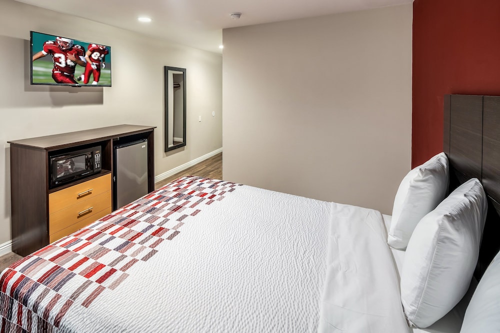 Superior Room, 1 King Bed (Smoke Free) - Photo 6