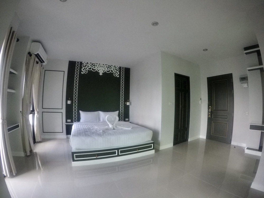 Deluxe Room, 1 Bedroom, Non Smoking, Private Bathroom photo 3