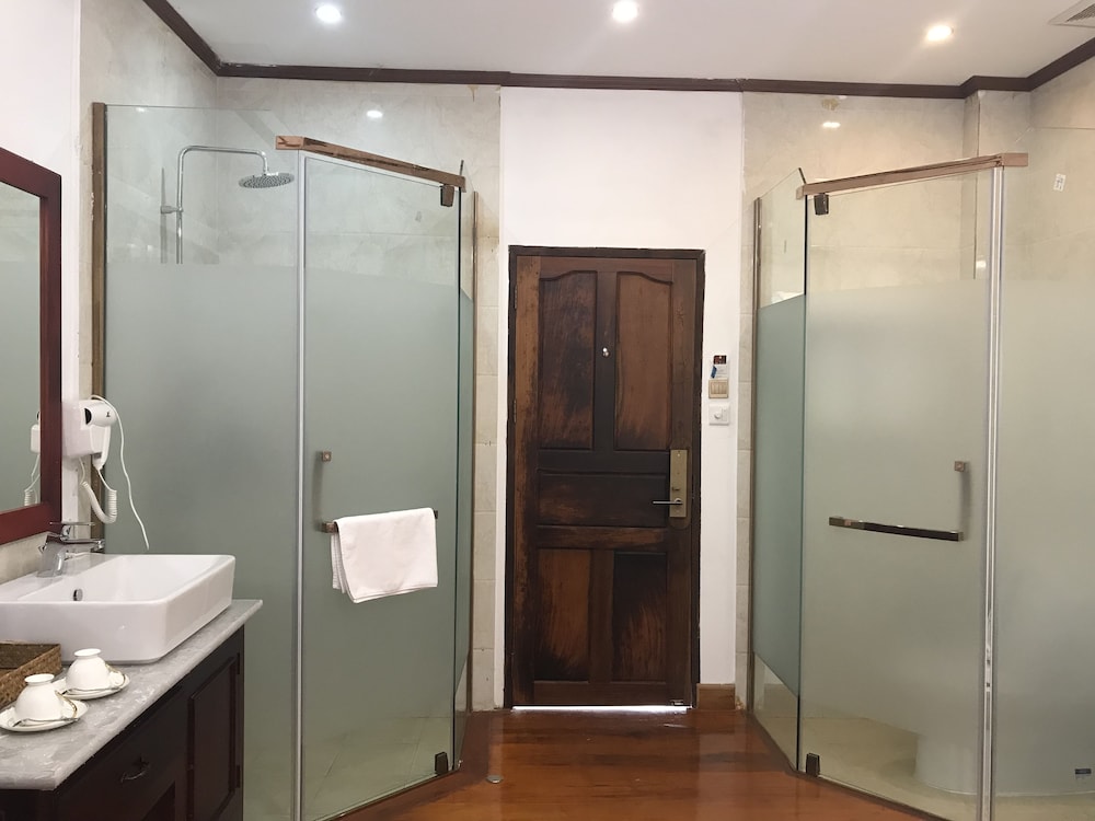 Deluxe Double Room - Photo 11