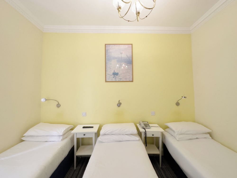 Executive Triple Room photo 3
