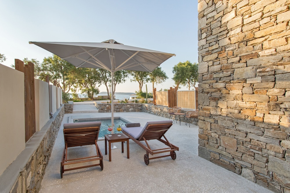 Suite con piscina privada y vista al mar