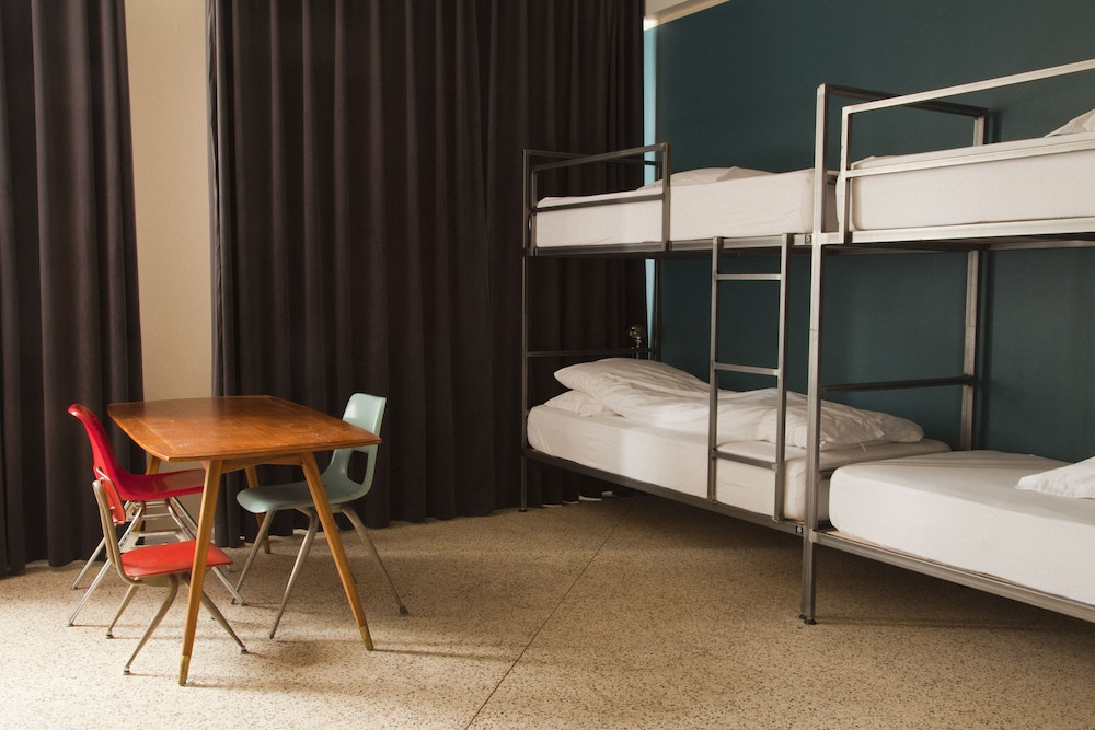 Shared Dormitory, Women only, Shared Bathroom photo 2