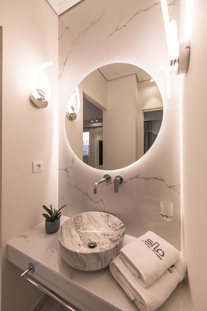 Luxury Apartment - Photo 28