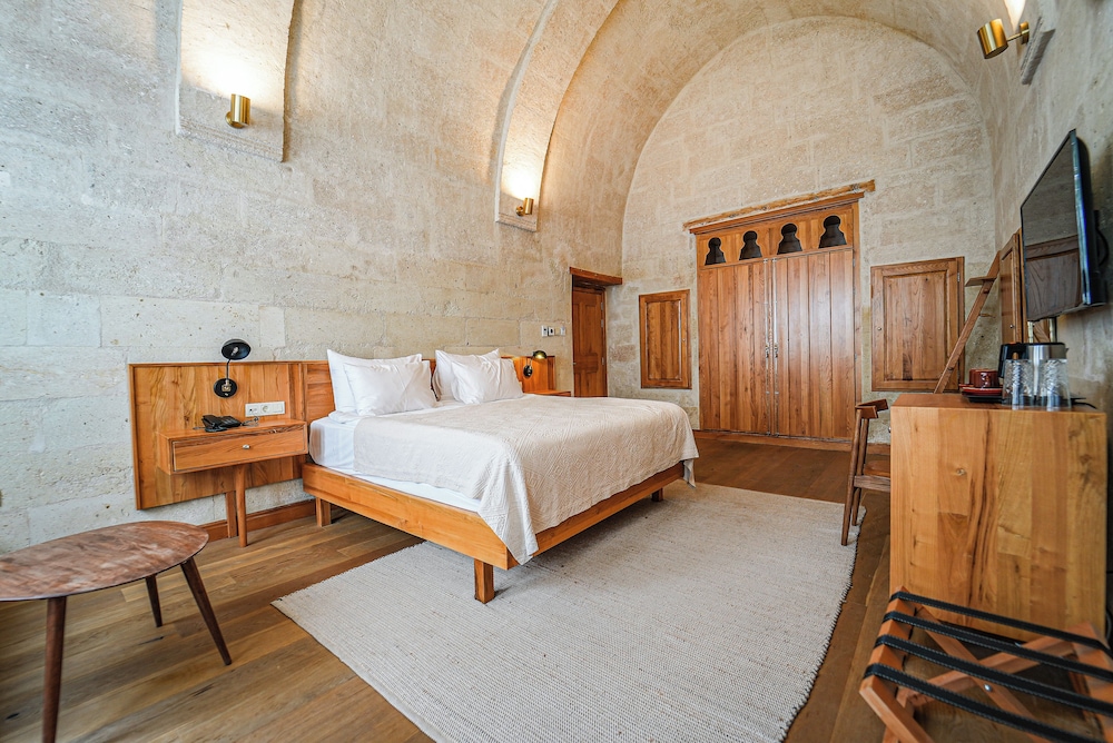 Deluxe Room - Photo 1