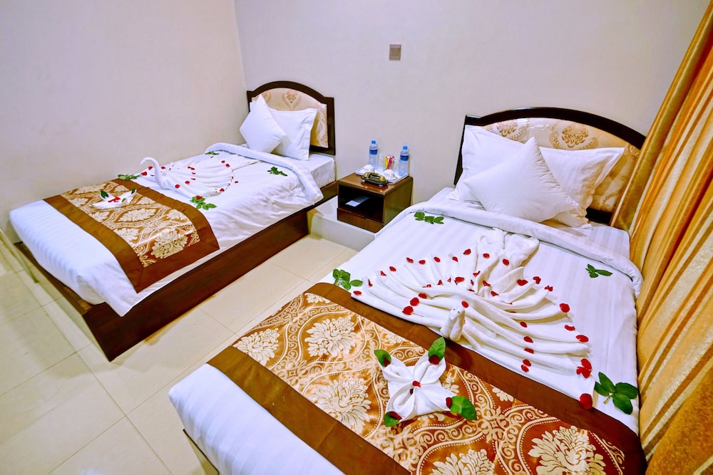 Superior Twin Room, 2 Twin Beds, City View photo 3