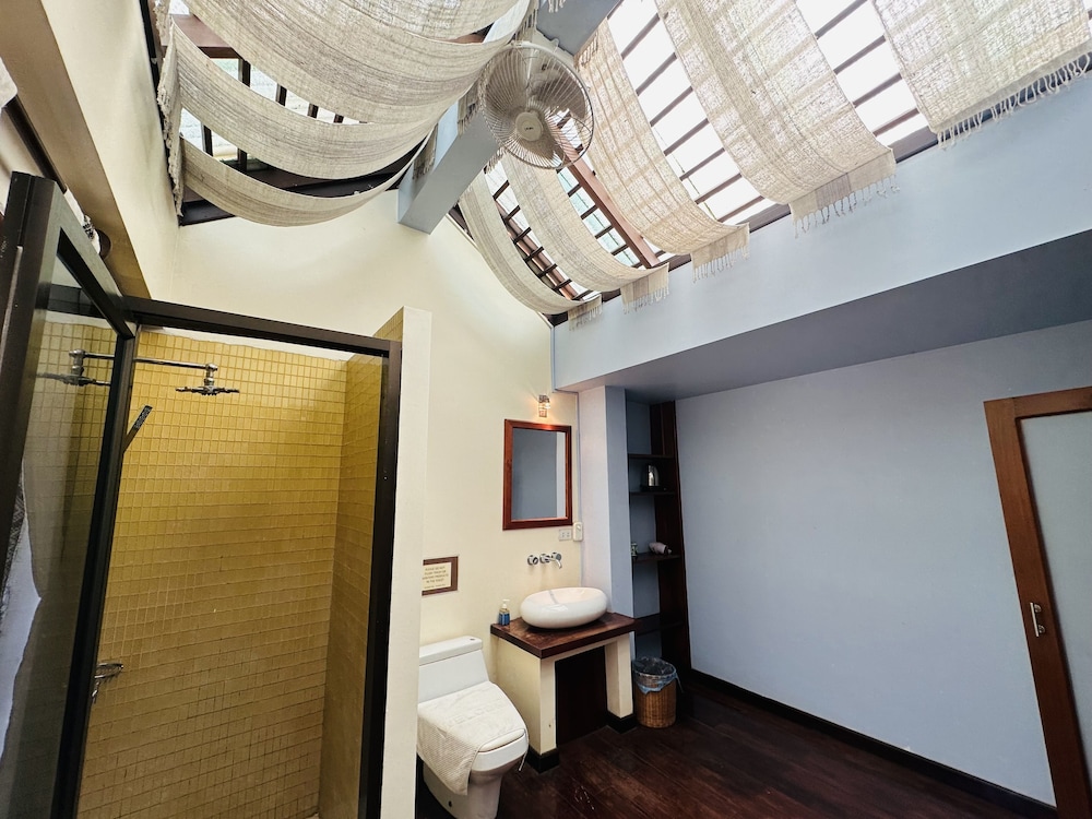 Deluxe Double Room - Photo 26