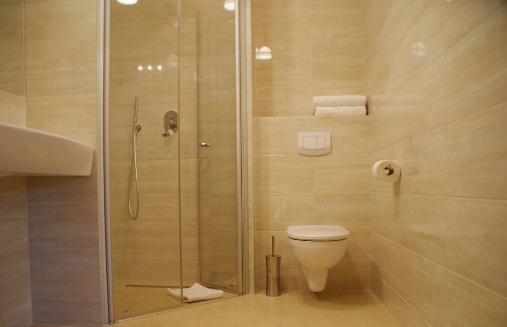 Superior Studio, Ensuite, Ground Floor photo 3