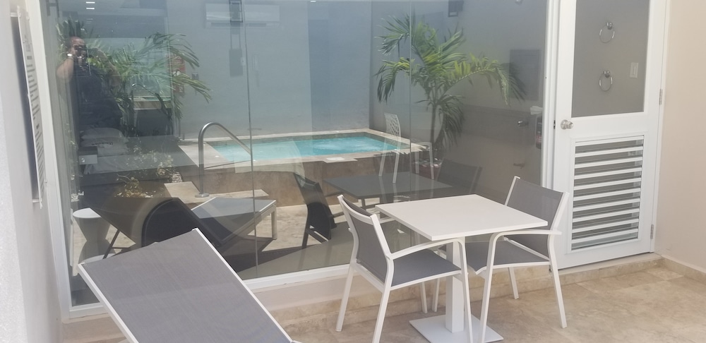 Premium Double Room, 1 Queen Bed, Non Smoking photo 3