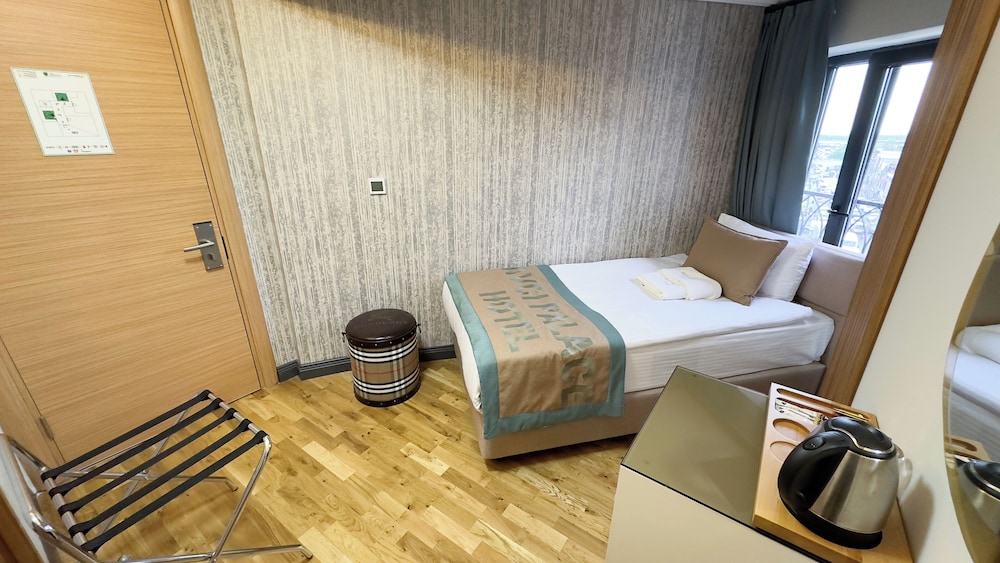 Economy Single Room, City View photo 1