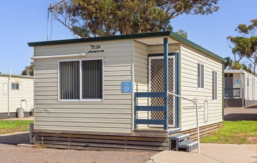 Standard 2 Bedroom Cabin photo 2