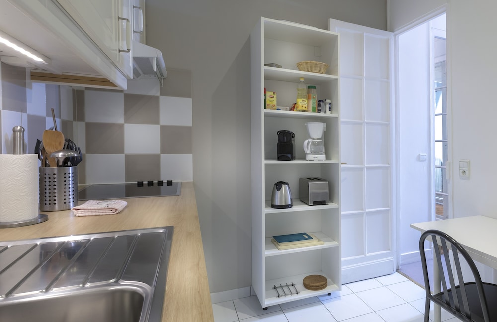 Classic Apartment, 2 Bedrooms, 2 Bathrooms photo 3